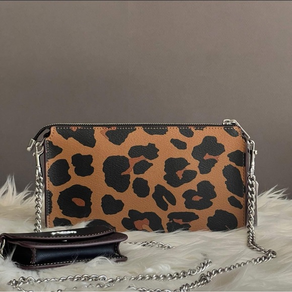 CC868 - Coach Poppy Crossbody with Card Case with Leopard Print and Sig Canvas - Picture 6 of 16